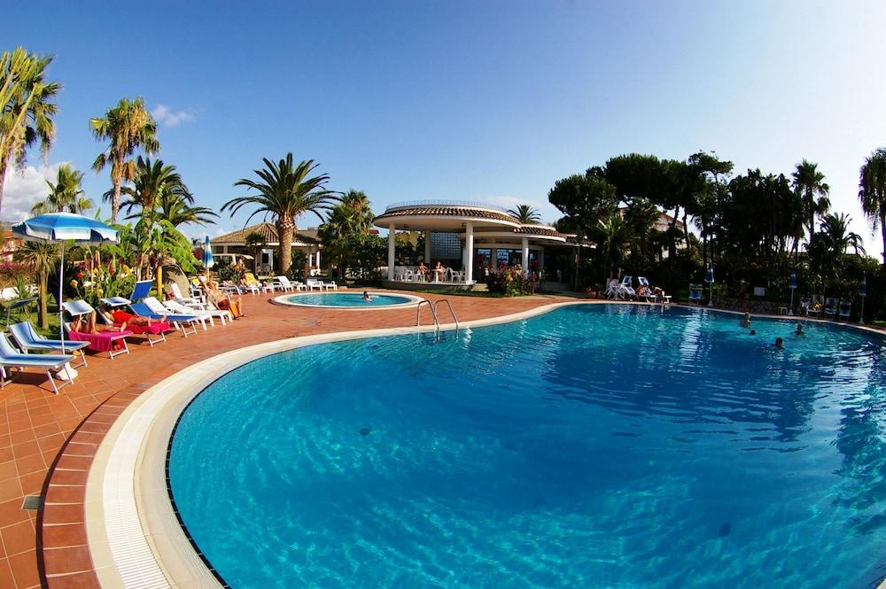 Hotel Residence Costa Azzurra Capo Vaticano Exterior foto