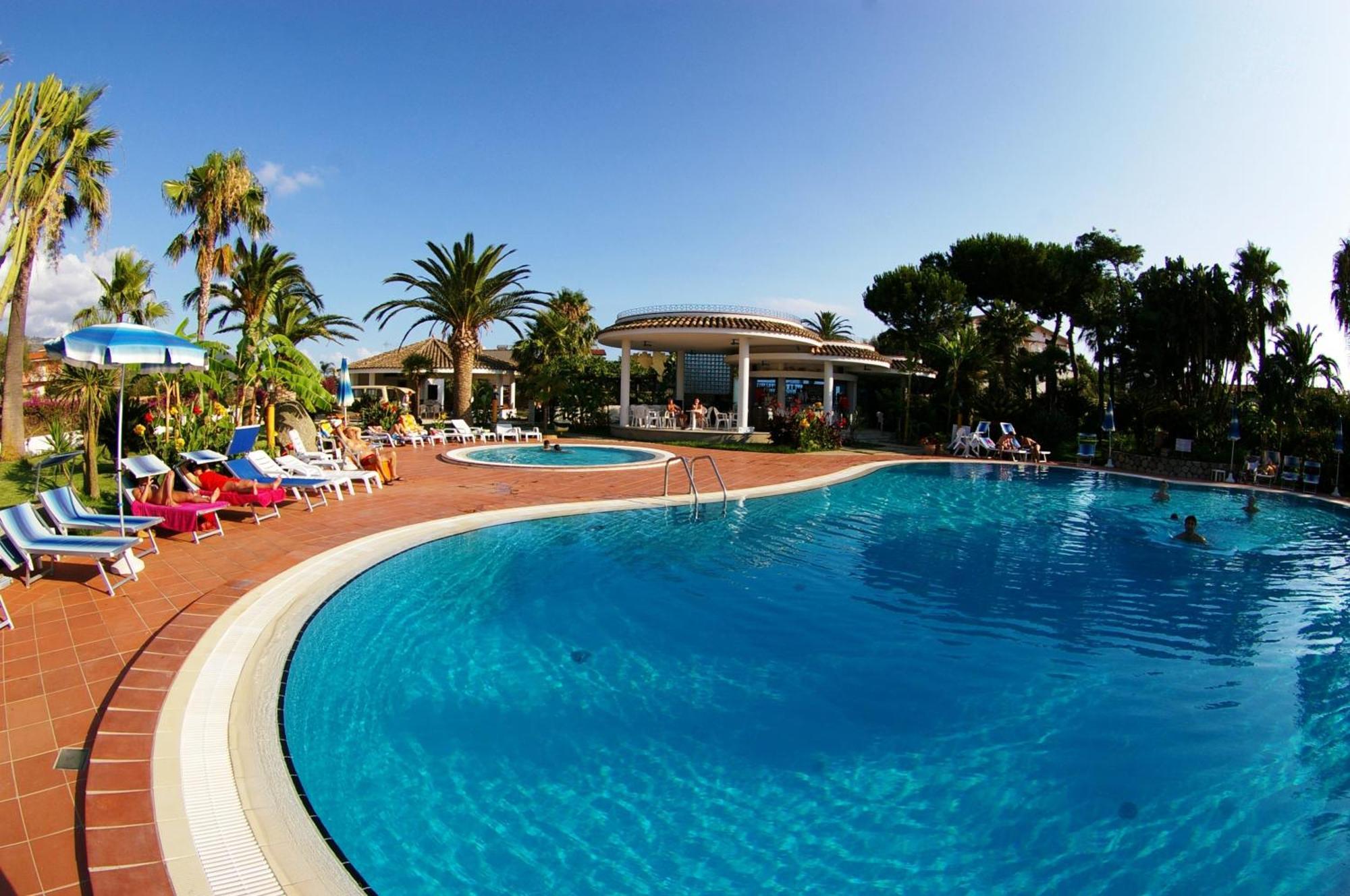 Hotel Residence Costa Azzurra Capo Vaticano Exterior foto