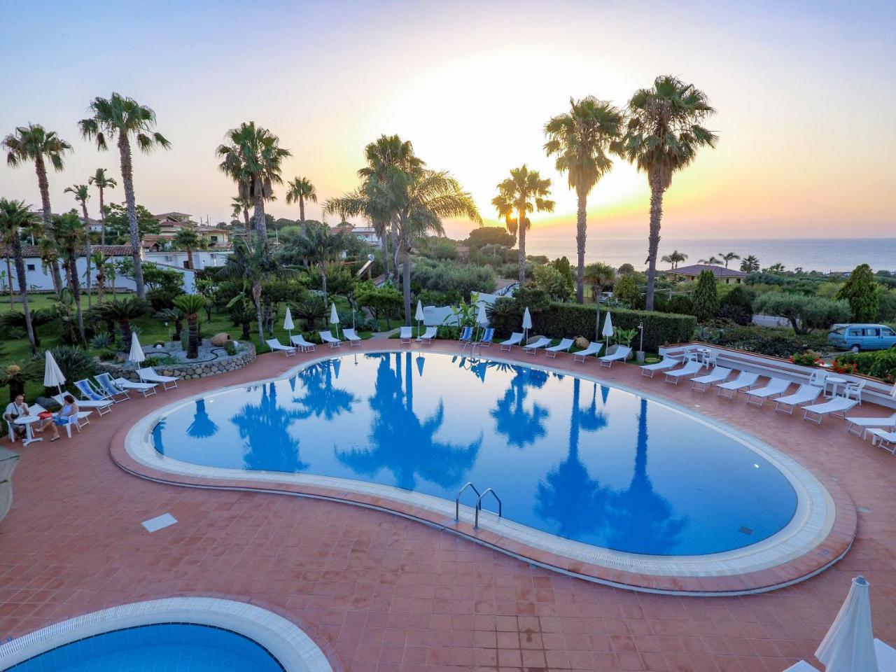Hotel Residence Costa Azzurra Capo Vaticano Exterior foto