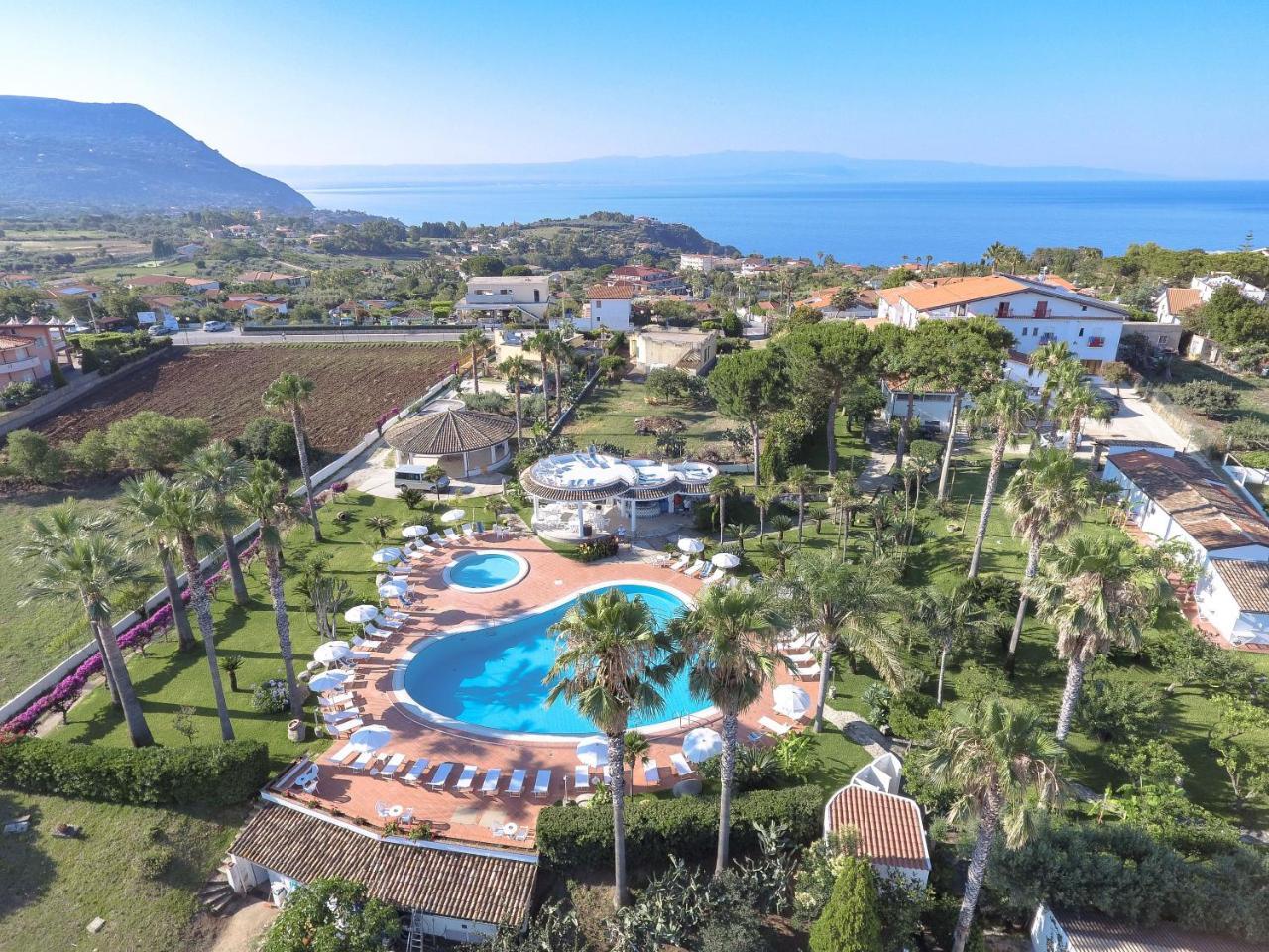Hotel Residence Costa Azzurra Capo Vaticano Exterior foto