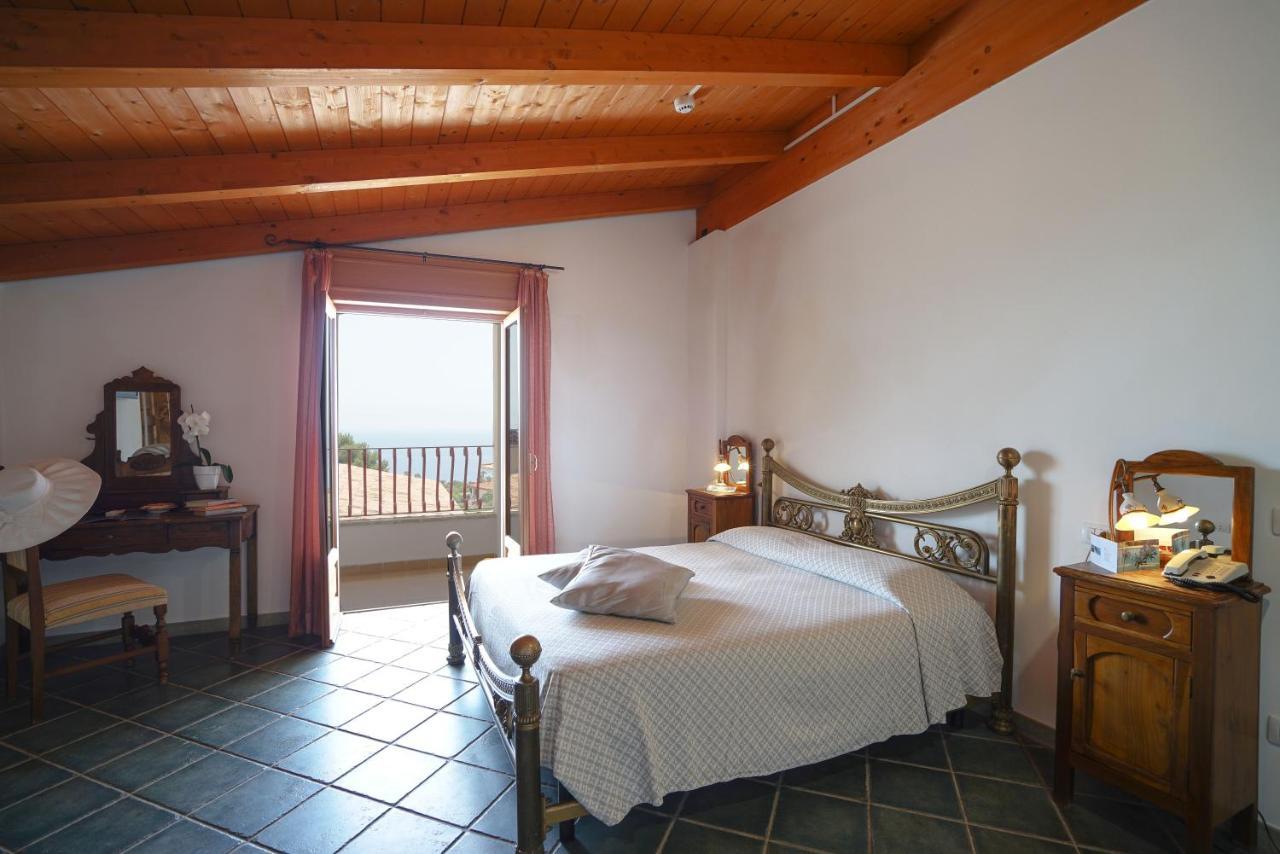 Hotel Residence Costa Azzurra Capo Vaticano Exterior foto