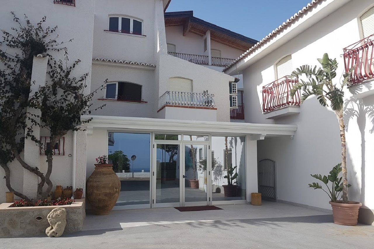 Hotel Residence Costa Azzurra Capo Vaticano Exterior foto